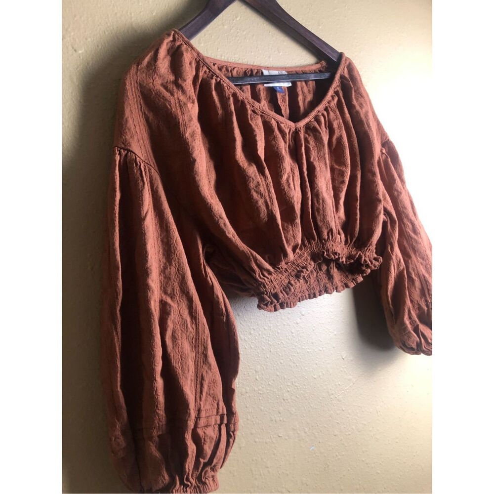 Universal Thread Rust Crop Peasant Blouse Medium … - image 4